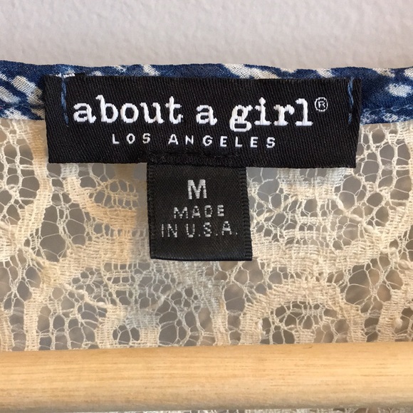 BEING DONATED 7/23 Flowy Printed Sleeveless Blouse - Picture 3 of 7